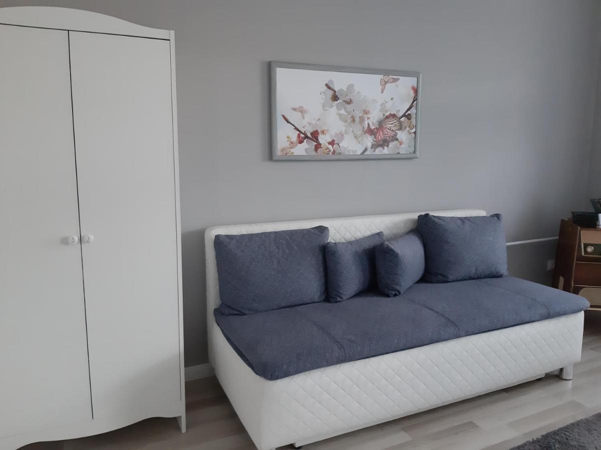 Ferienwohnung Jade Vendeghaz Pápa Exterior foto
