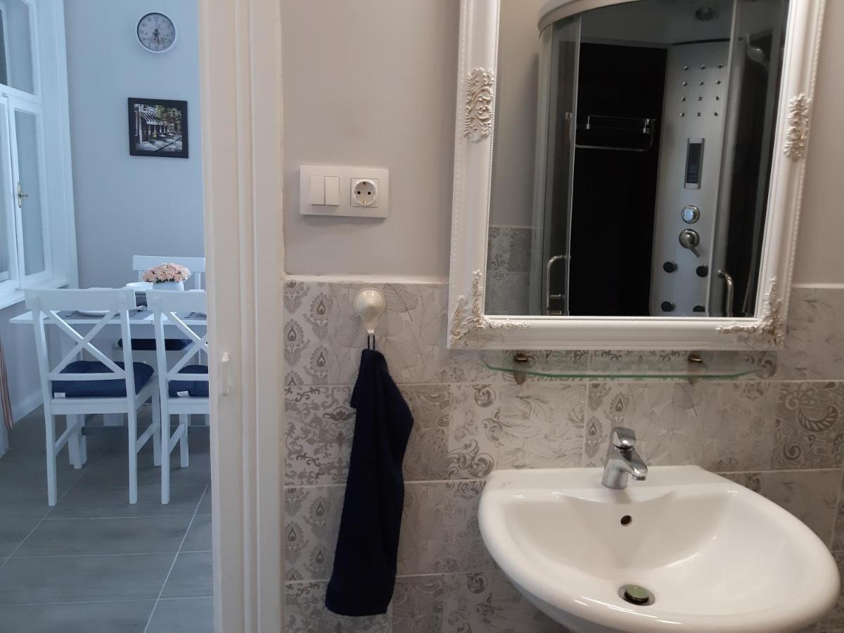 Ferienwohnung Jade Vendeghaz Pápa Exterior foto