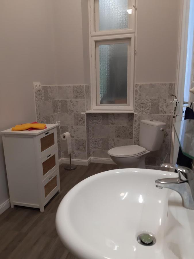 Ferienwohnung Jade Vendeghaz Pápa Exterior foto