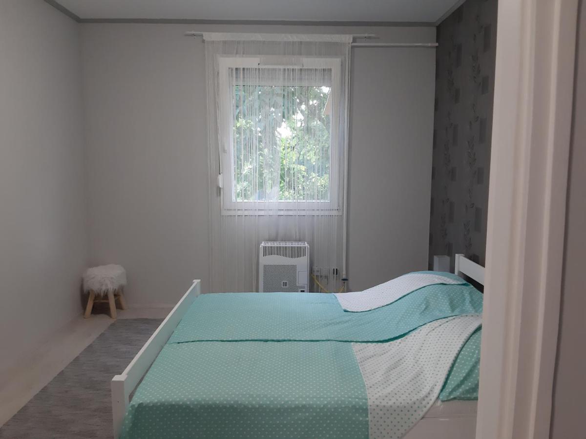 Ferienwohnung Jade Vendeghaz Pápa Exterior foto