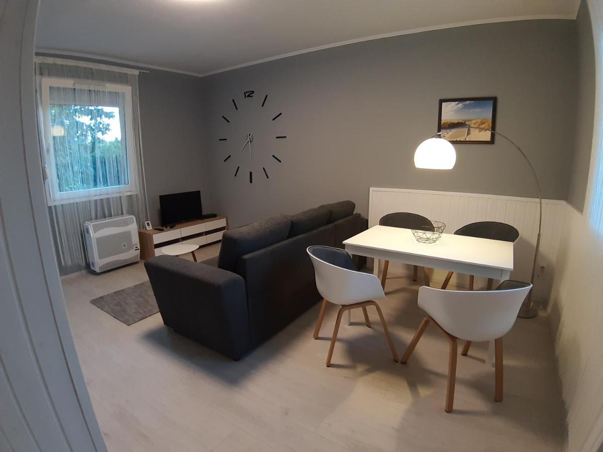 Ferienwohnung Jade Vendeghaz Pápa Exterior foto
